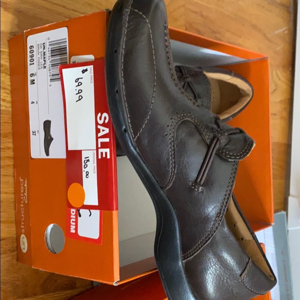 Clarks unstructured loop shoes